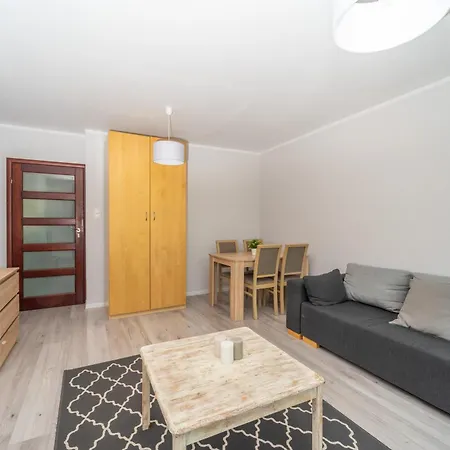 Apartment Rodzinny 3city Z 5 Sypialniami, Parkingiem I Ogrodkiem By Renters *