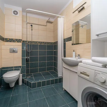 Apartment Rodzinny 3city Z 5 Sypialniami, Parkingiem I Ogrodkiem By Renters